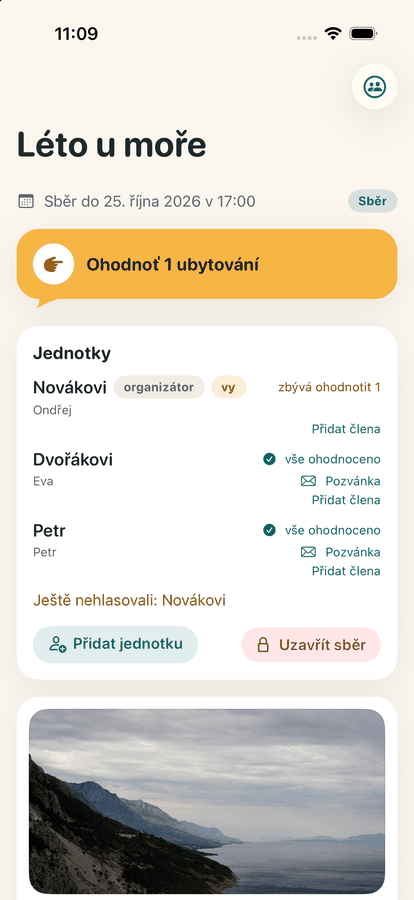 Vacall na iPhonu: výběr „Léto u moře“ se třemi jednotkami a výzvou „Ohodnoť 1 ubytování“.